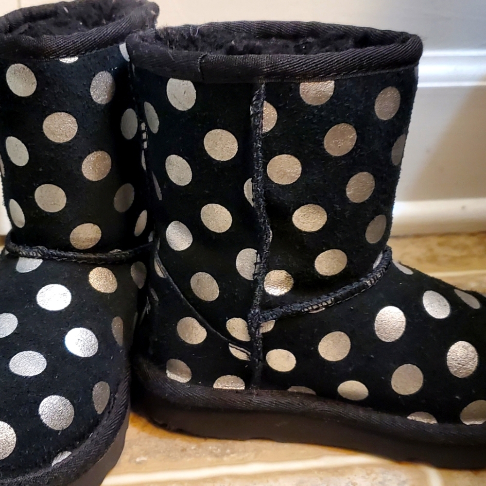 Ugg - toddler sz 8